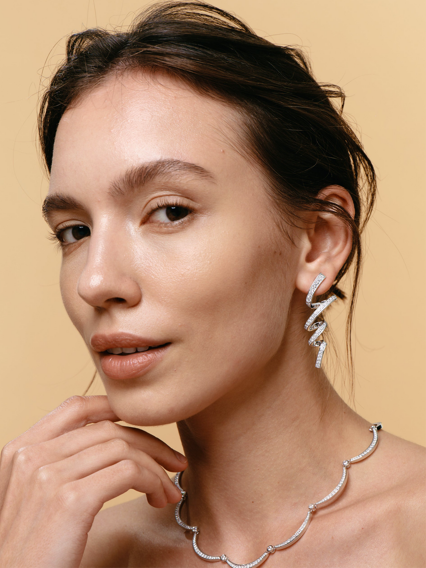 Ribbon Pavé Earring