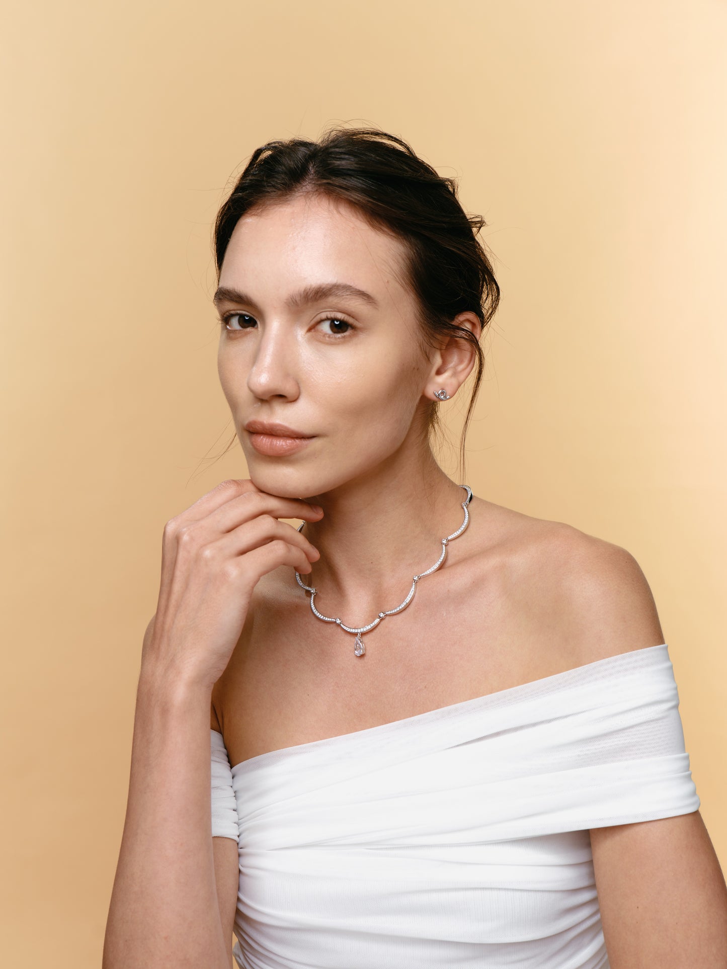 Courbette Earstud