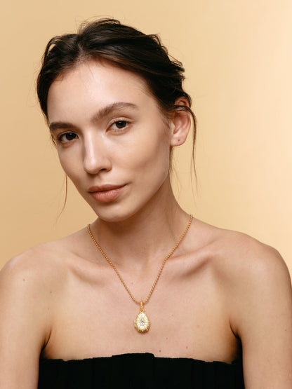 LUEUR Éclat d'Œuf Opening Pendant 24K Gold Plating