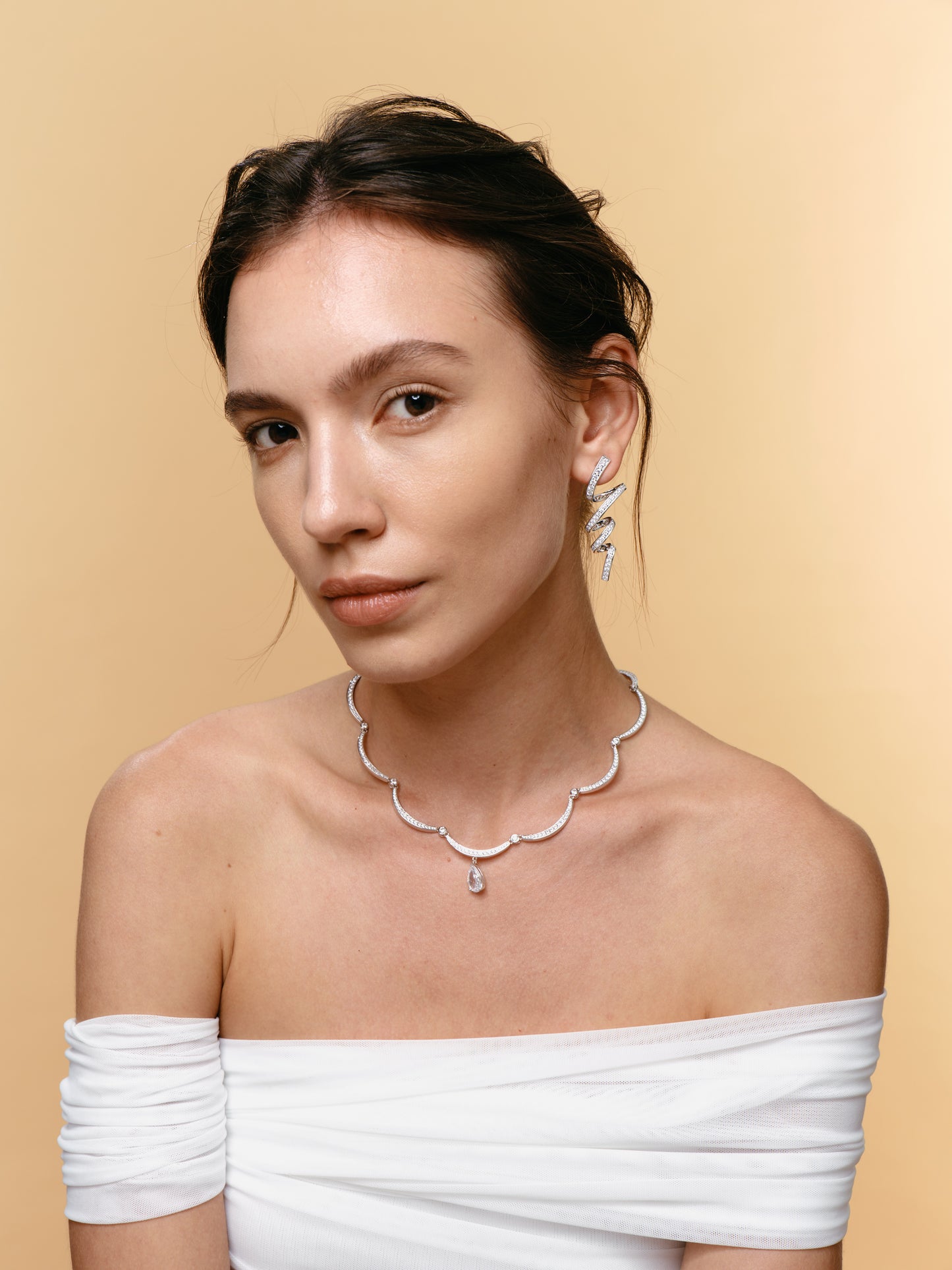 Ribbon Pavé Earring