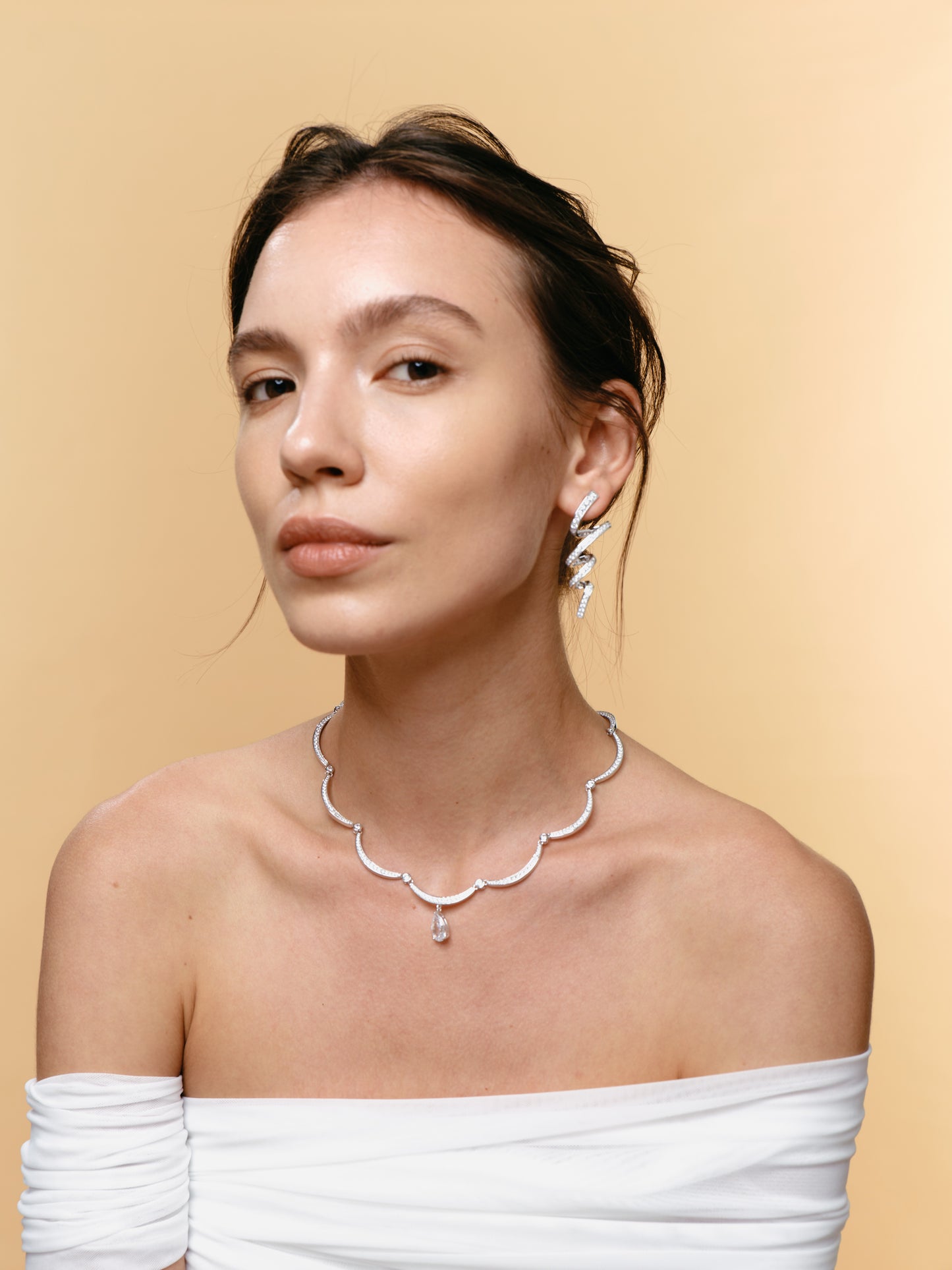 Ribbon Pavé Earring