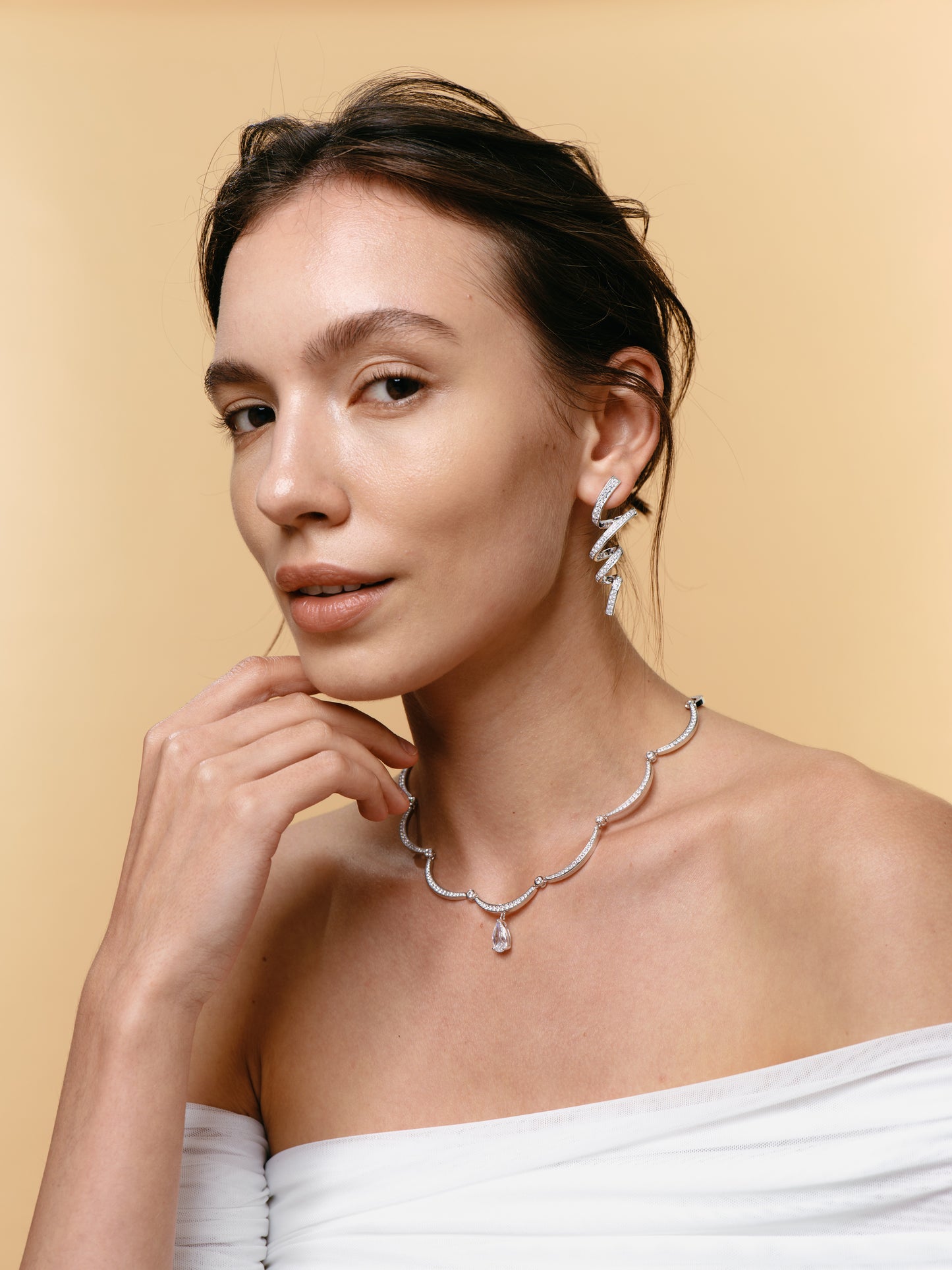 Ribbon Pavé Earring