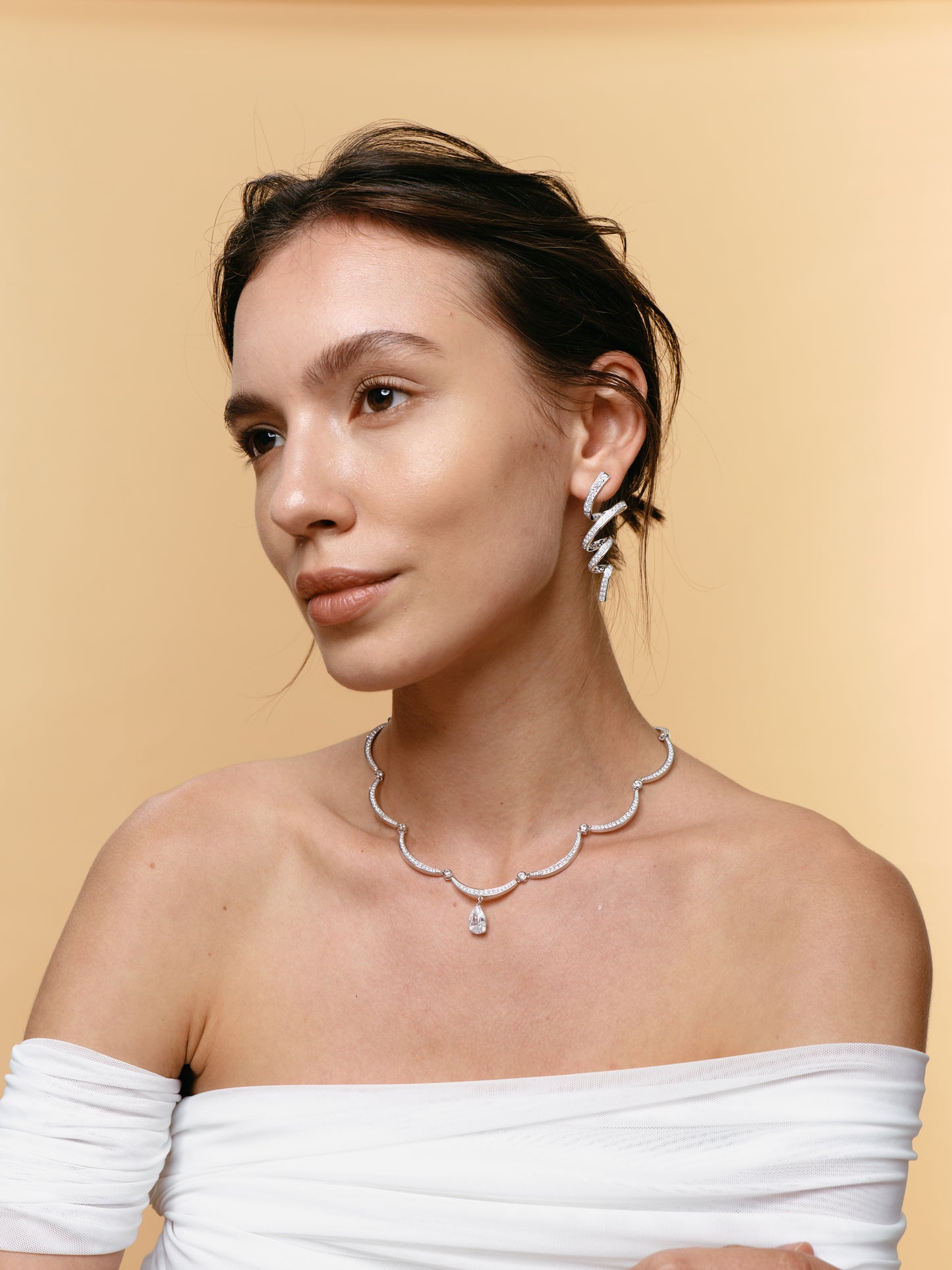 Ribbon Pavé Earring